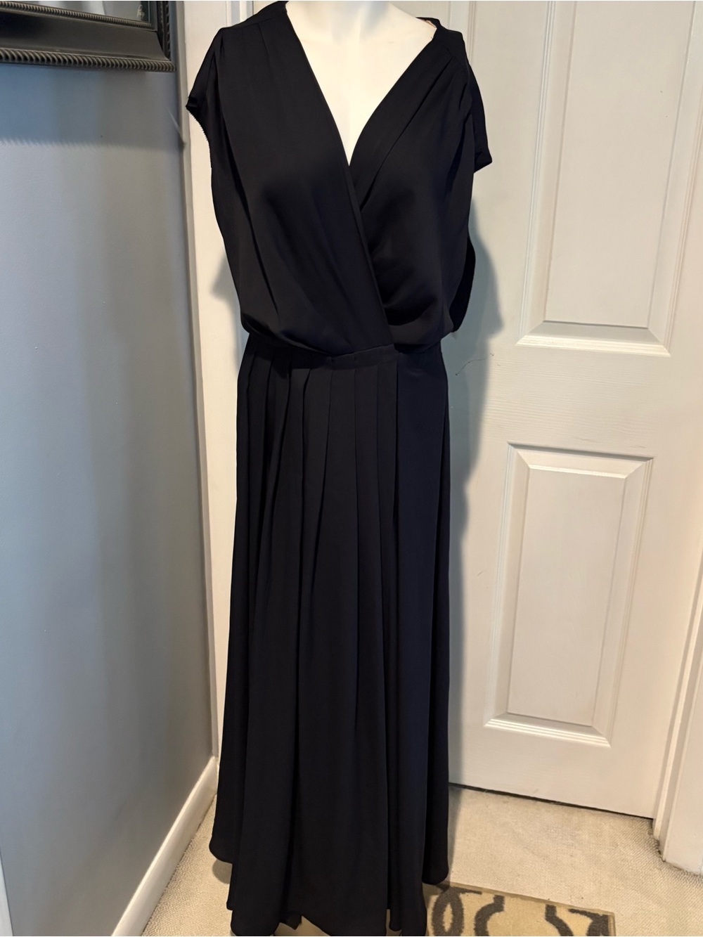 Elegant Tory Burch Navy V-Neck Maxi Dress - Women S/14